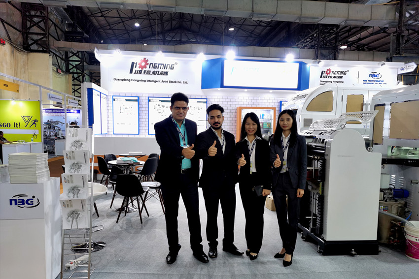 太阳集团tyc4633员工大合照